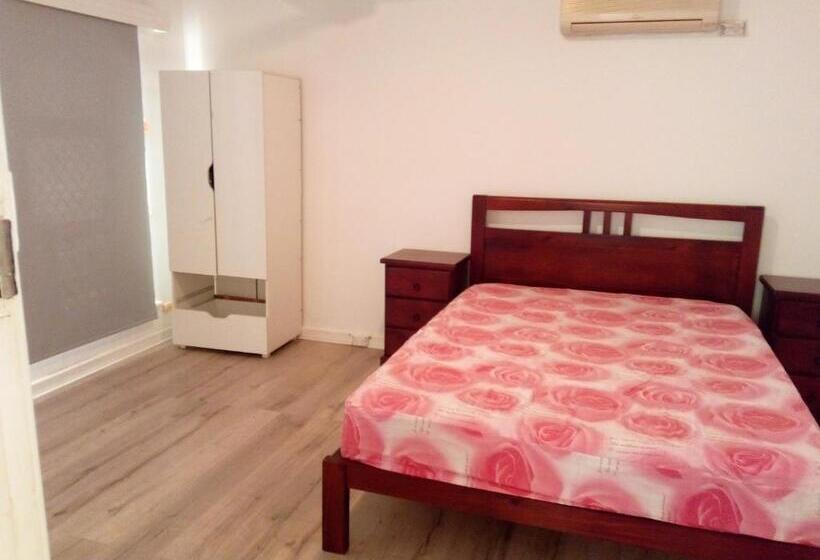 이코노미 룸, Homestay Upon Kenwick Station
