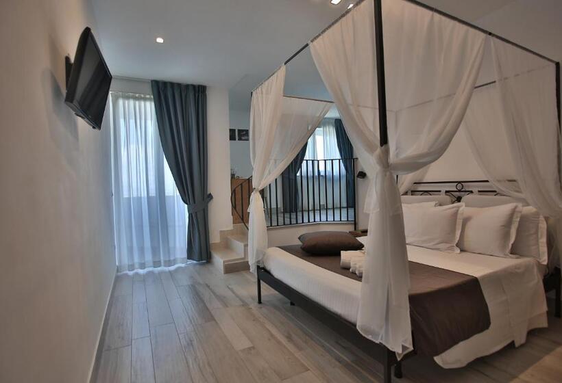 Полулюкс Вид на Море, Relais Manfredi