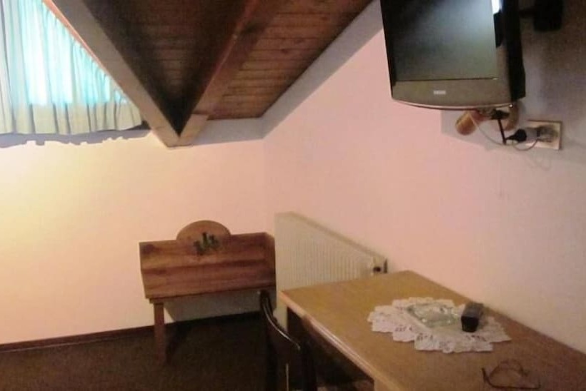 四人标准间, Albergo Moleta