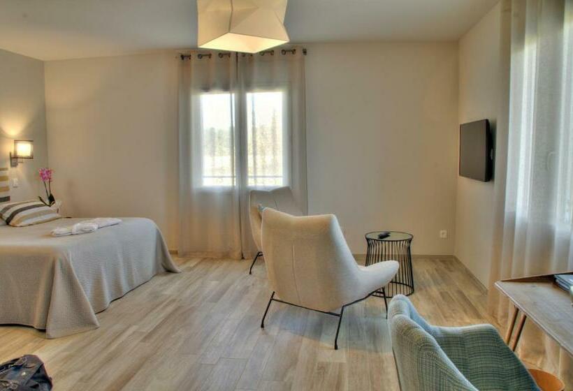 Полулюкс, Hôtel La Bastide D Iris