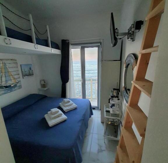Номер Стандарт с Балконом, La Battigia B&b
