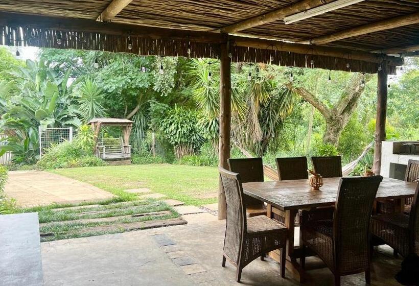 Дом 3 Спальни, Loerieroep Estate   Mountainview Selfcatering Accommodation Nelspruit