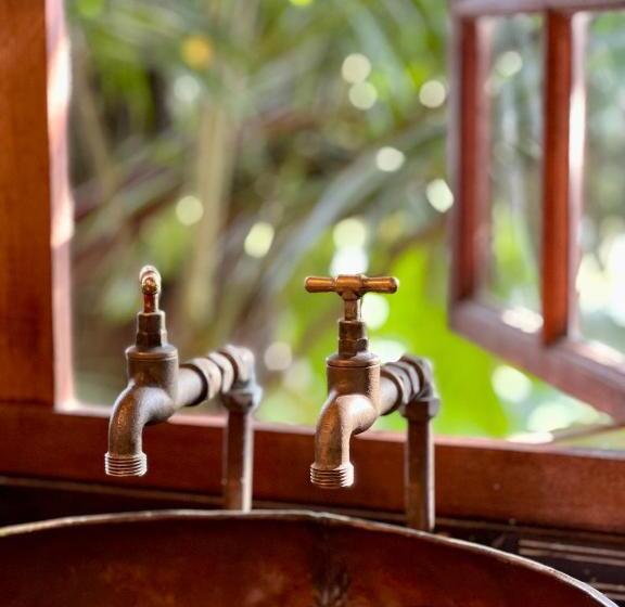 Casa 1 Quarto, Loerieroep Estate   Mountainview Selfcatering Accommodation Nelspruit
