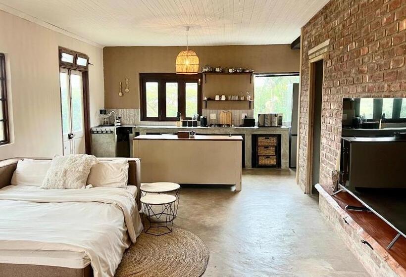 Maison 2 Chambres, Loerieroep Estate   Mountainview Selfcatering Accommodation Nelspruit