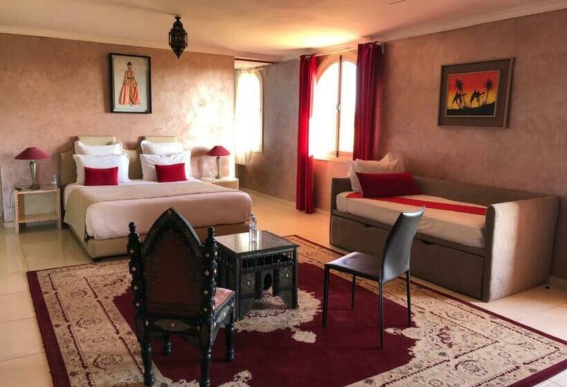 Family Suite, Dar De Santis