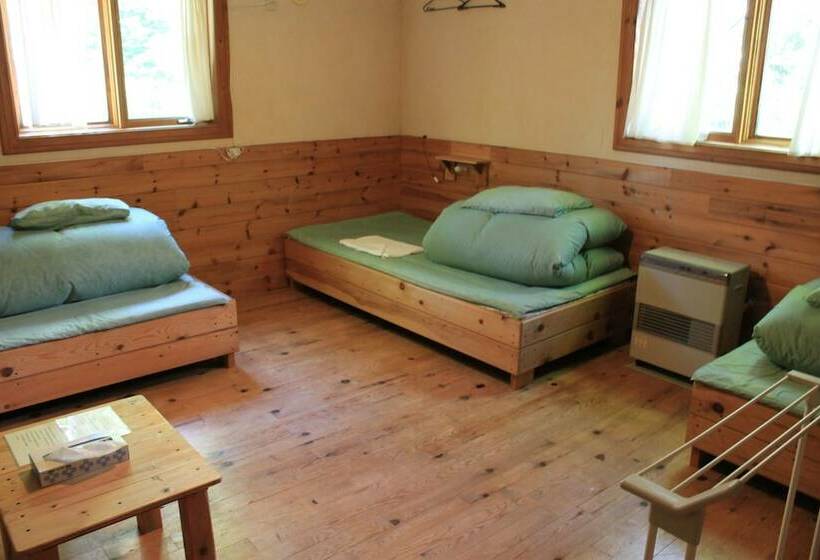 Трехместный Номер Стандарт Совместная Ванная, Toipirka Kitaobihiro Youth Hostel
