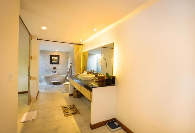 Люкс Повышенной Комфортности, Purana Boutique Resort
