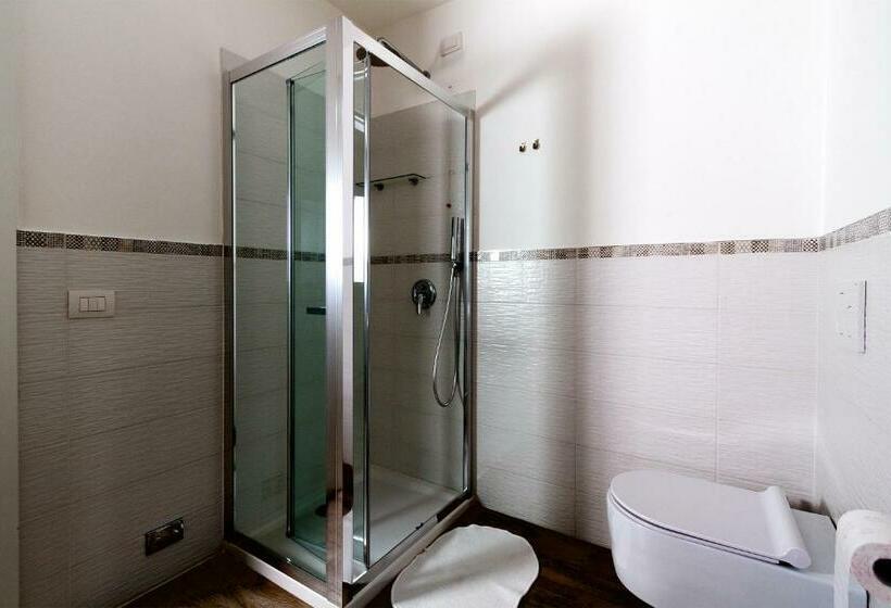 Номер Стандарт с Балконом, Andirivieni Bellagio Guest House
