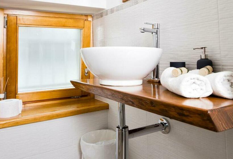 Номер Стандарт с Балконом, Andirivieni Bellagio Guest House