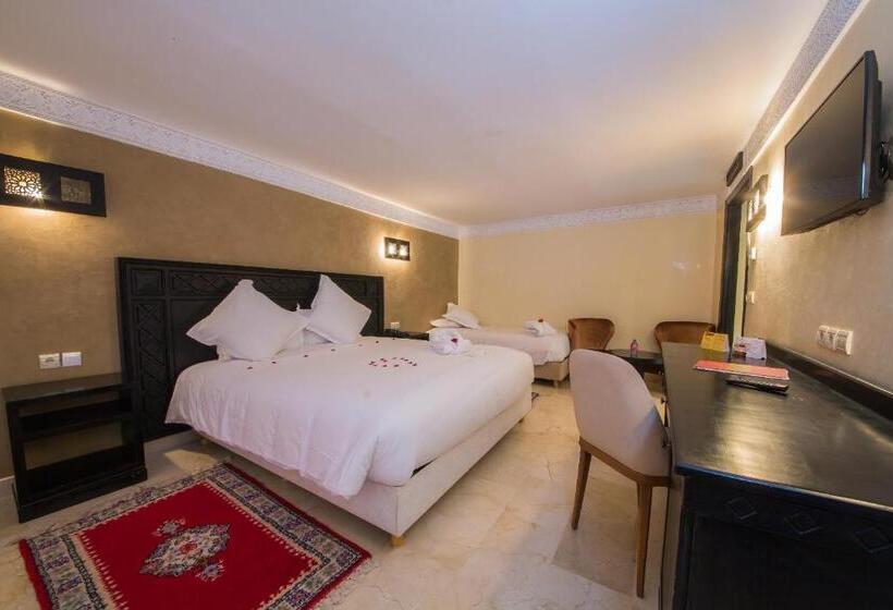 اتاق استاندارد سه نفره, Club Paradisio