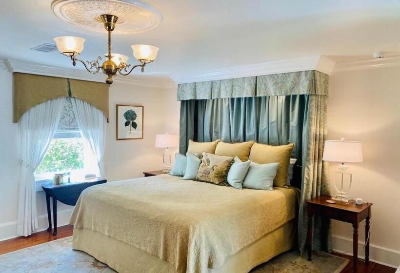 חדר סטנדרט עם מיטת קינג, Linden   A Historic Bed And Breakfast