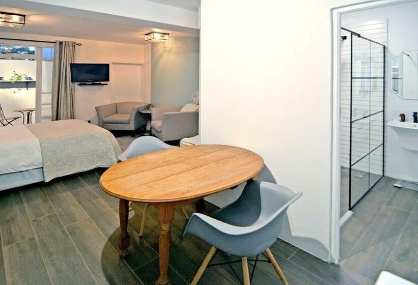 Студия Стандарт, B&b On Buckingham