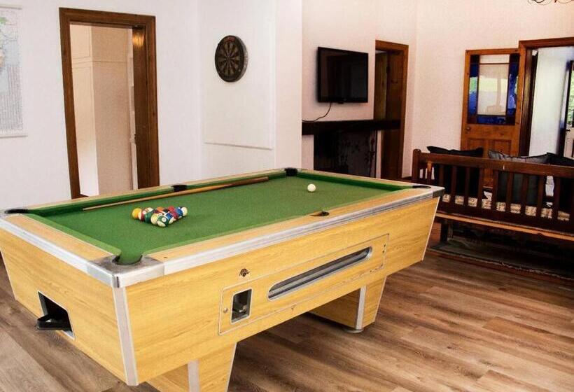 Дом 1 Спальня, Galloway Guest House