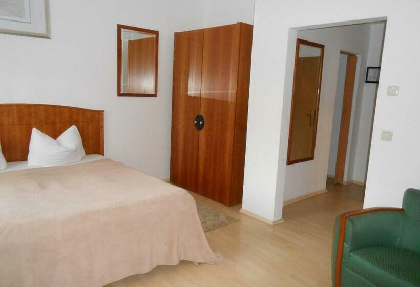 غرفة إقتصادية, Internat Schloss Spiegelberg