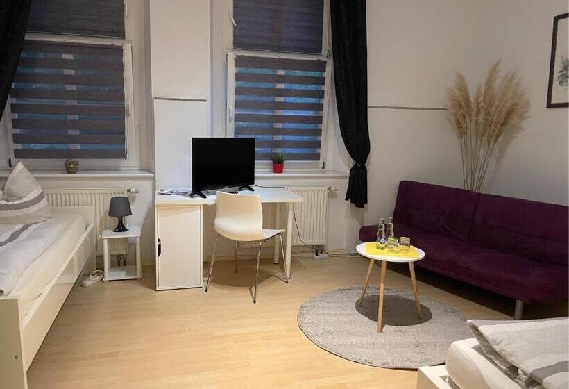 غرفة أساسية, Internat Schloss Spiegelberg