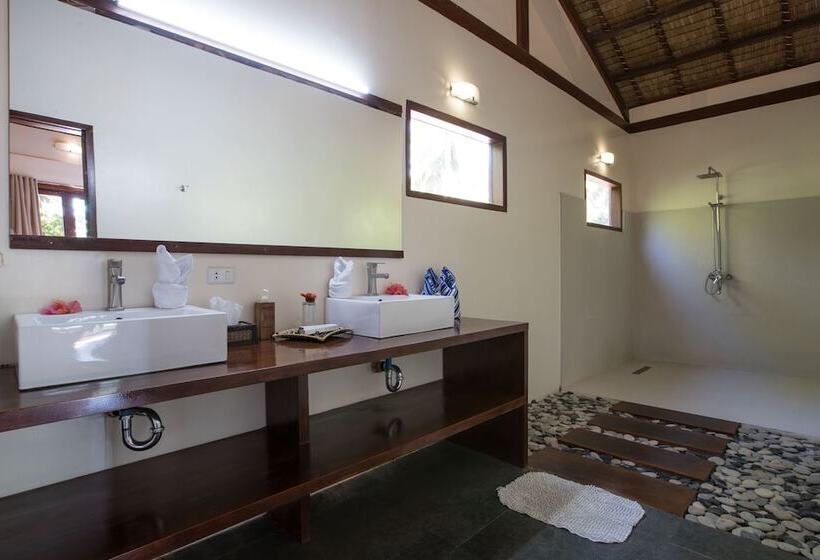 스위트, Last Frontier Beach Resort Adults Only