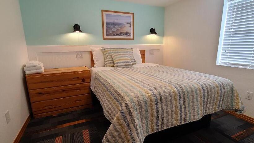 Апартаменты Deluxe 1 Спальня, Driftin Sands Motel