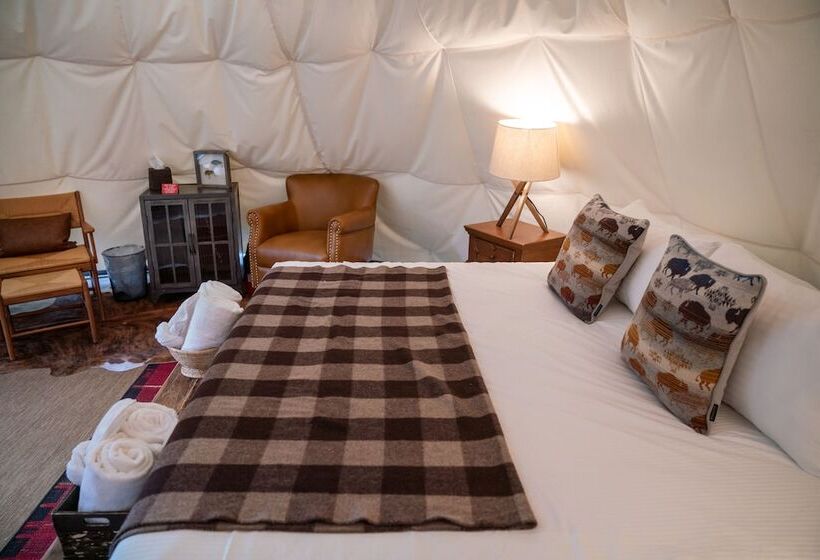 Deluxe Tent, Dreamcatcher Tipi