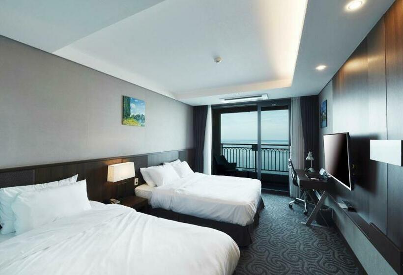חדר משפחתי דלוקס, Ramada By Wyndham Gangwon Sokcho