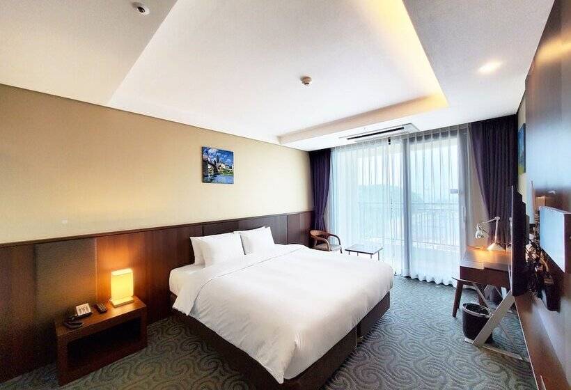חדר דלוקס נוף לים, Ramada By Wyndham Gangwon Sokcho