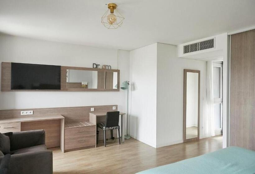 Студия Superior, Tulip Inn Massy Palaiseau  Residence