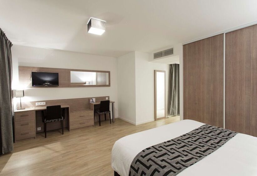 Студия Superior, Tulip Inn Massy Palaiseau  Residence