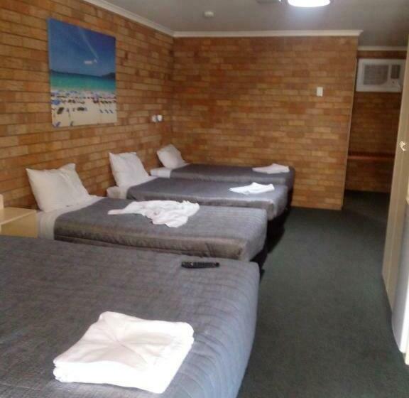 Семейный Номер, Shady Rest Motel