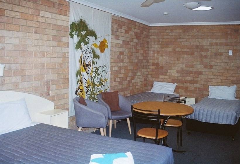 Семейный Номер, Shady Rest Motel