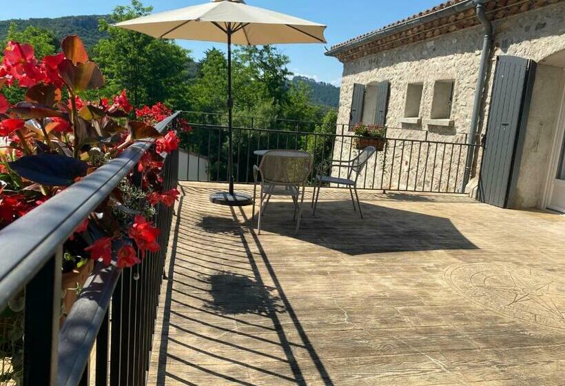 Номер Стандарт Вид на Сад, Chambres D'hôtes La Bastide St Julien