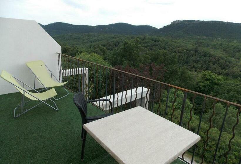 标准间带山景, Au Relais Provencal
