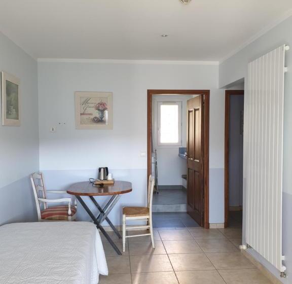 带露台的套间, Au Relais Provencal