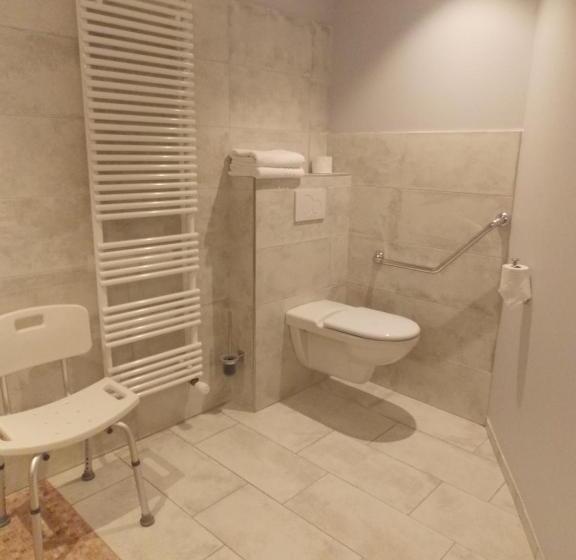 适合残疾人士使用的带超级大床的标准间, Au Relais Provencal