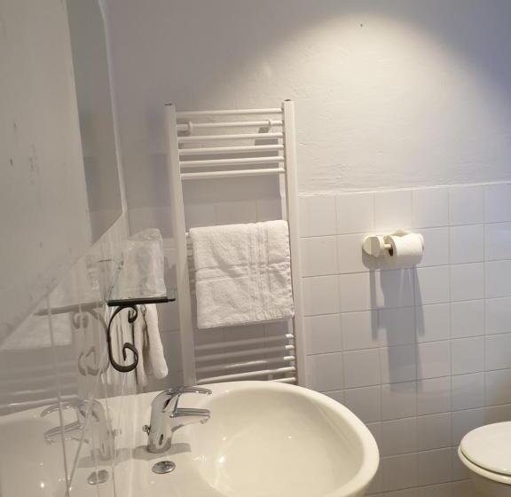 标准单人间, Au Relais Provencal
