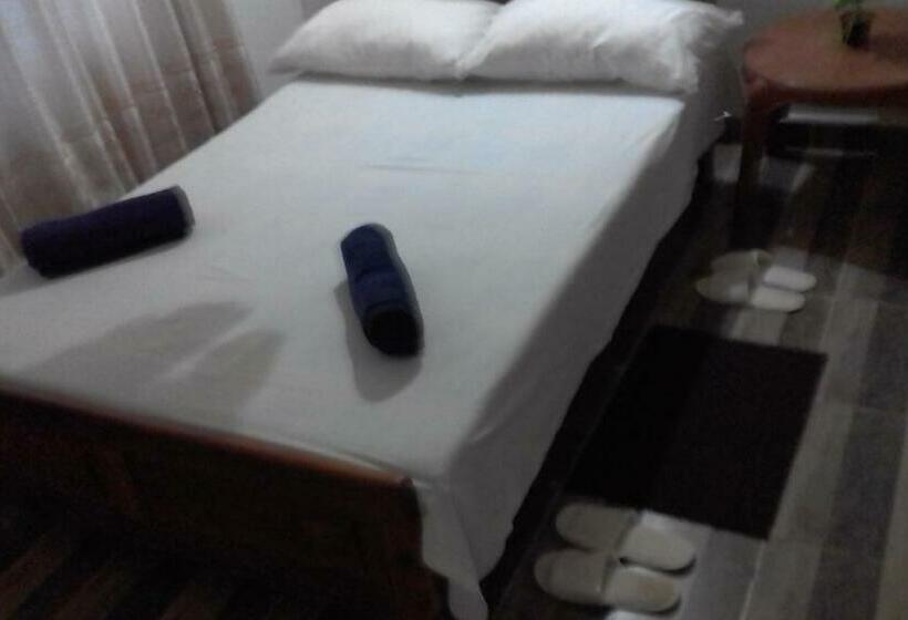 اتاق اکونومی, Elephant Safari Lodge Sigiriya Junction