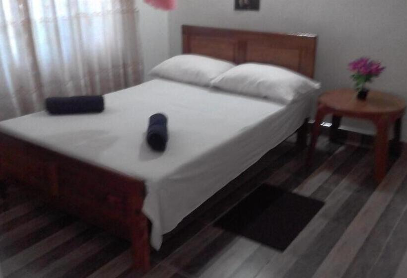 اتاق اکونومی, Elephant Safari Lodge Sigiriya Junction