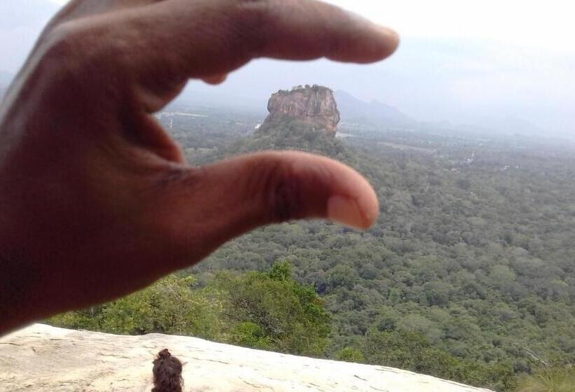 اتاق اکونومی, Elephant Safari Lodge Sigiriya Junction