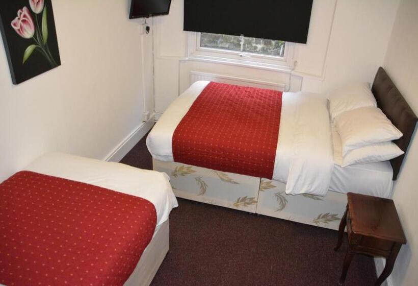Семейный Номер, Bow Guest House