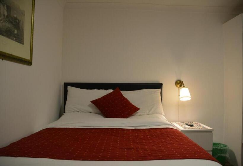 اتاق خانوادگی, Bow Guest House