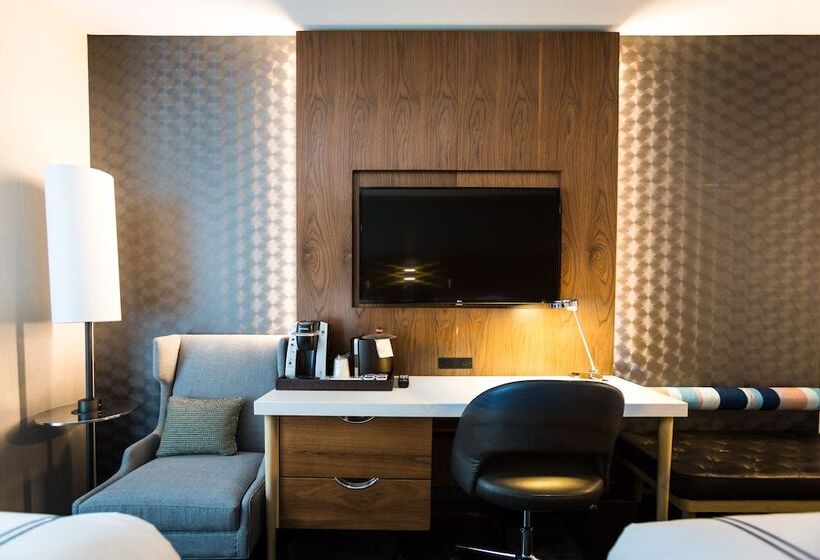 带2个双人床的标准工作室, Crowne Plaza Hy36 Midtown Manhattan, An Ihg
