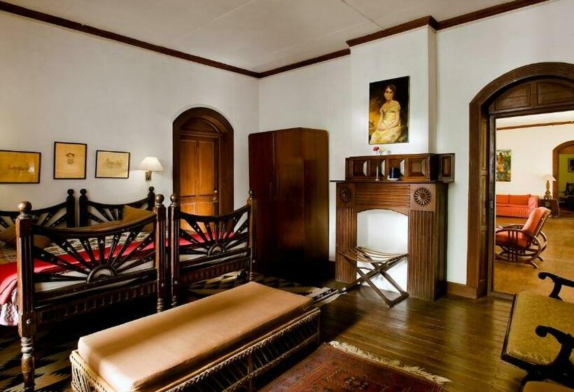 Номер Стандарт, Neemrana S Wallwood Garden