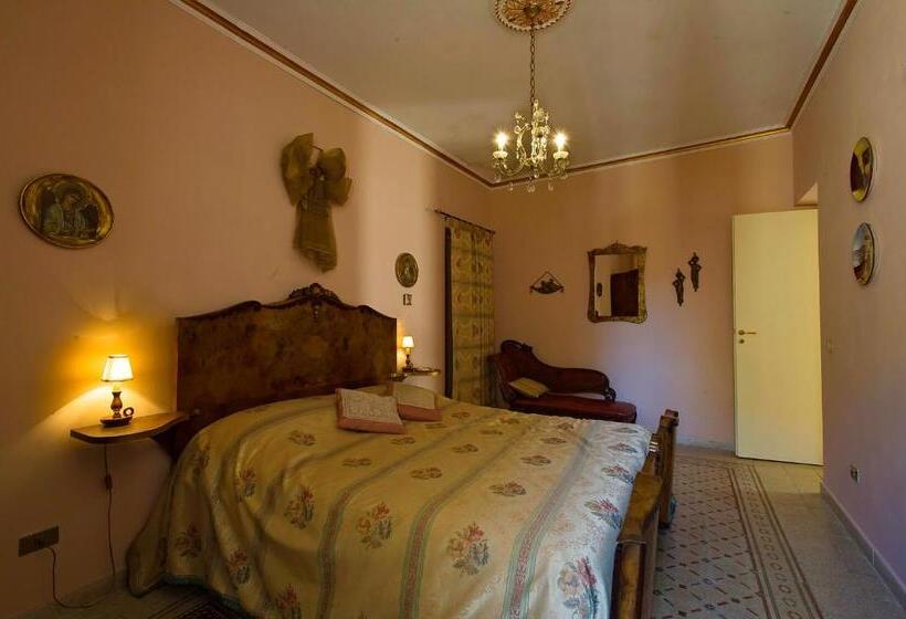 غرفة قياسية رباعية مزودة بشُرفة, Meliaresort Dimore Storiche