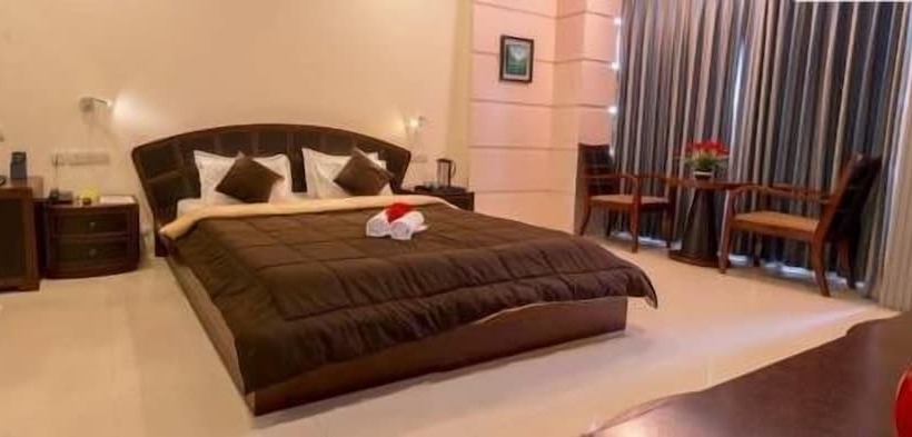 سوییت, Aarya Grand Hotels & Resorts