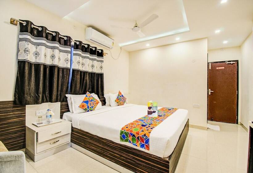 Номер Deluxe, Fabhotel Corporate Crown   Nr Jyoti Nivas University