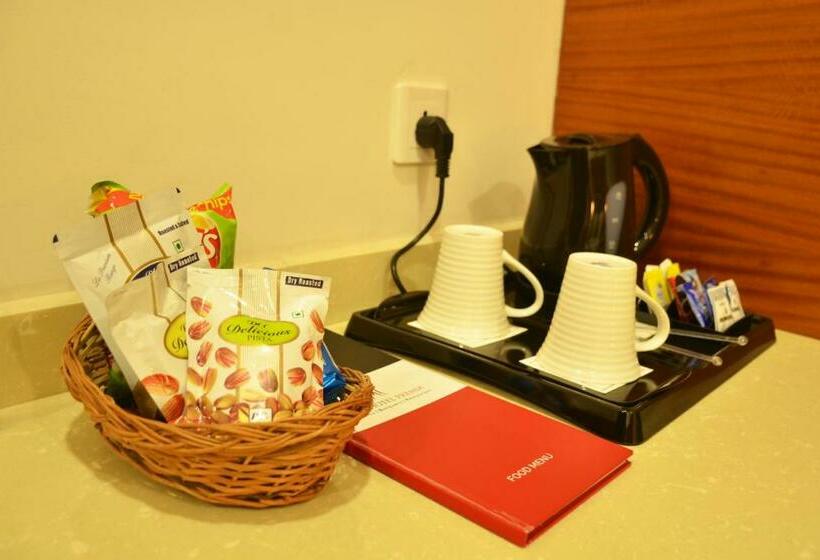اتاق لوکس با تخت بزرگ, Mint Hotel Premia Chandigarh, Zirakpur