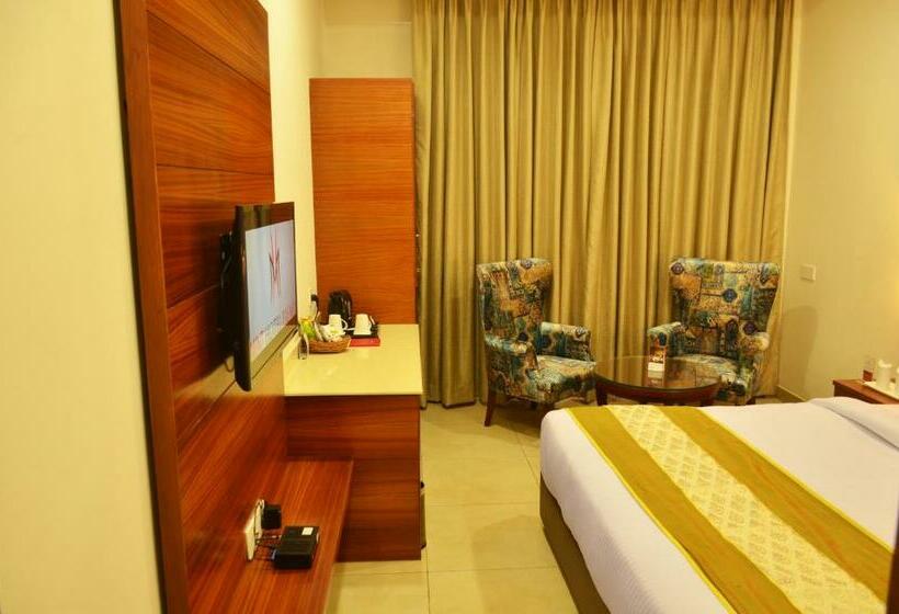 اتاق لوکس با تخت بزرگ, Mint Hotel Premia Chandigarh, Zirakpur