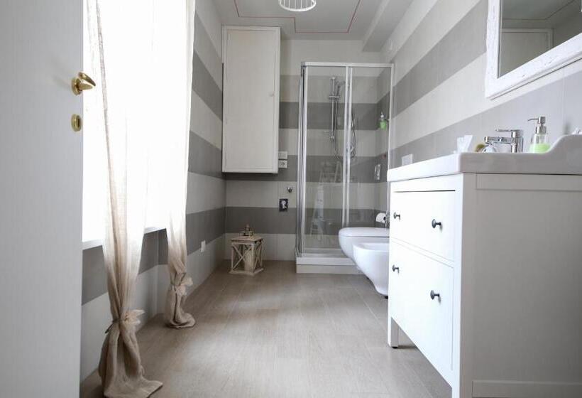 اتاق لوکس سه تخته, La Vecchia Tenenza B&b