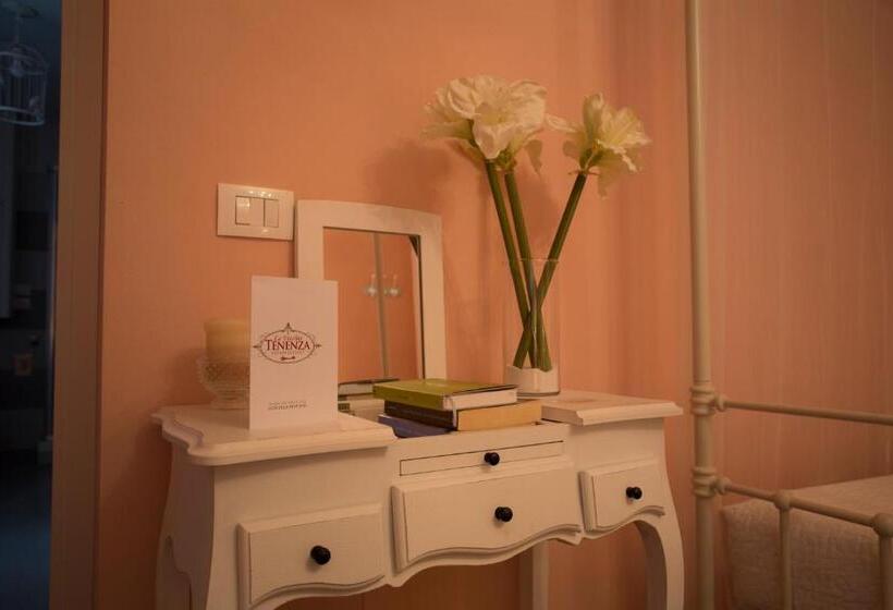 اتاق لوکس سه تخته, La Vecchia Tenenza B&b
