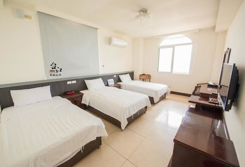 اتاق استاندارد سه نفره, Taijing