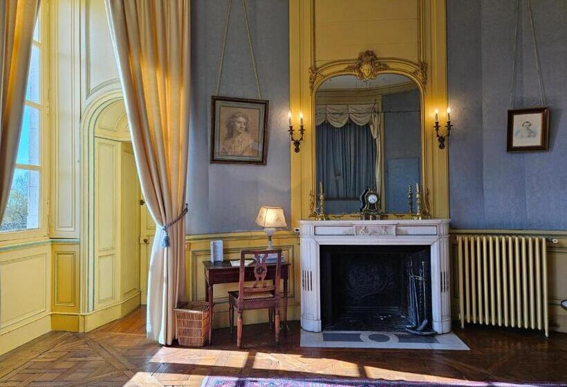 디럭스 룸, Chateau De Craon