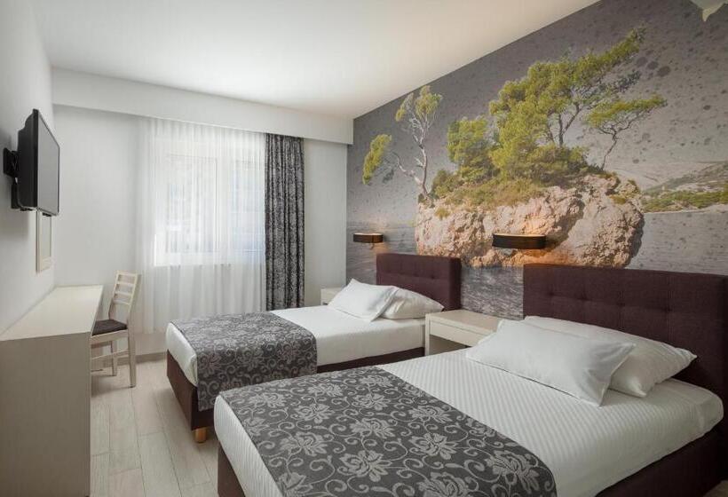 شقة غرفتين نوم إطلالة جانبية على البحر, Tamaris